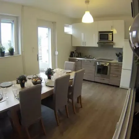 La Maison Devant La Prairie - 5 Gites Pour 4 A 40 Personnes