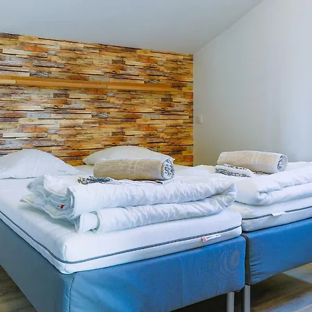 La Maison Devant La Prairie - 5 Gites Pour 4 A 40 Personnes *
